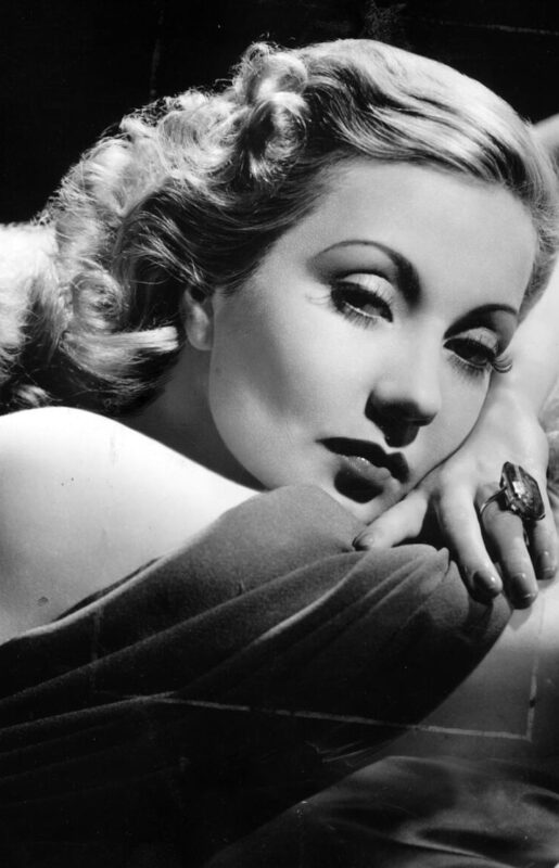 Sie war Hollywoods erste „Police Woman”: Diese Schauspielerin ist jetzt 92 Jahre alt — FOTÓK