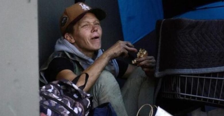 Ő volt az a sztár akivé mindenki válni akart de ma már a szemetesben keres élelmet: az őrületes története a hírnévből való bukásáról
